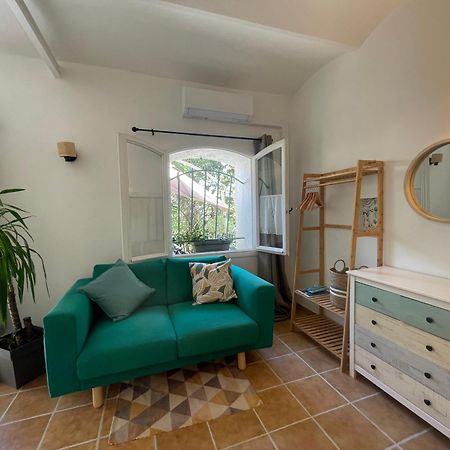 Cosy Studio - Place Du Figuier Bormes-les-Mimosas Extérieur photo