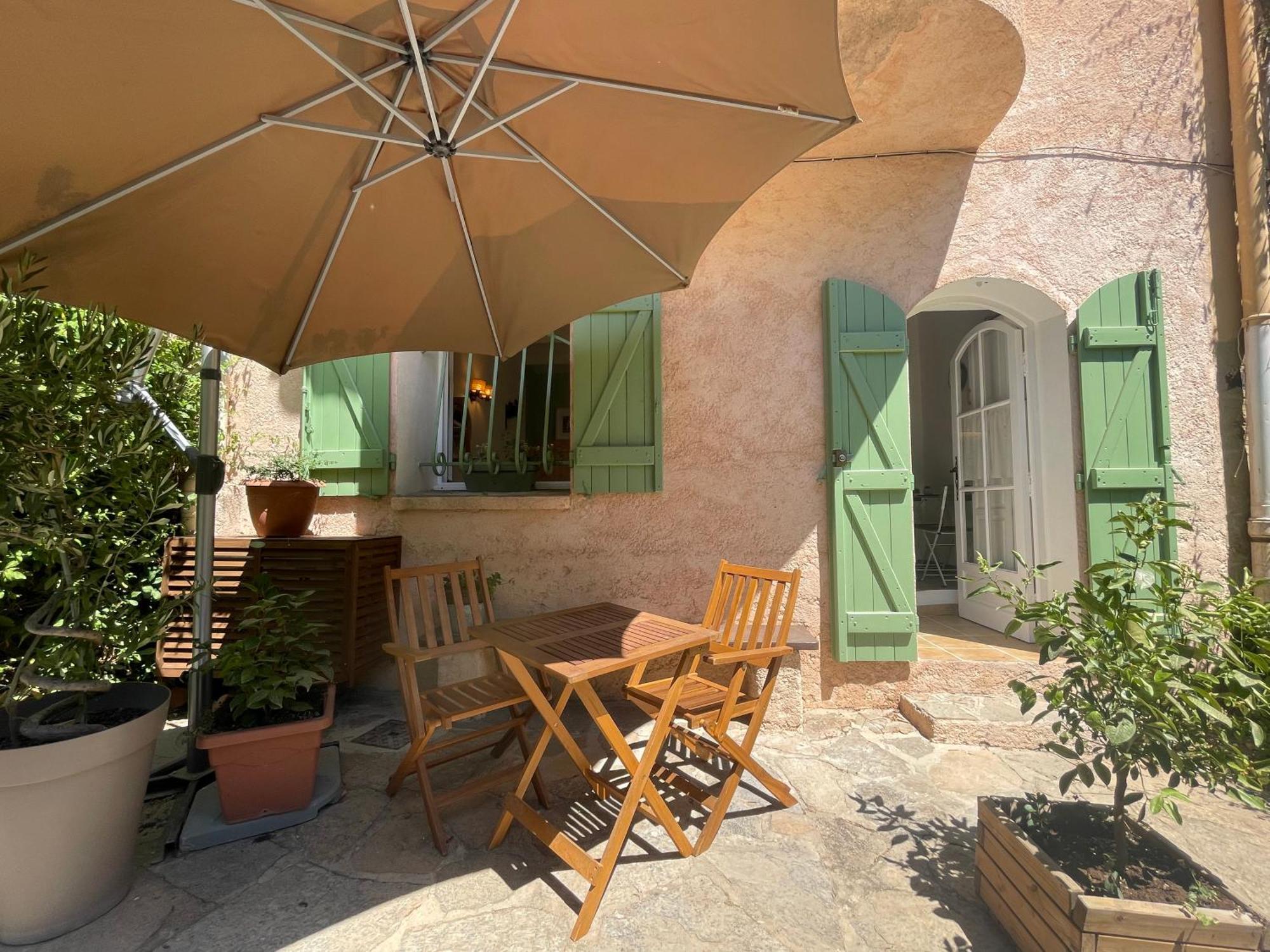 Cosy Studio - Place Du Figuier Bormes-les-Mimosas Extérieur photo