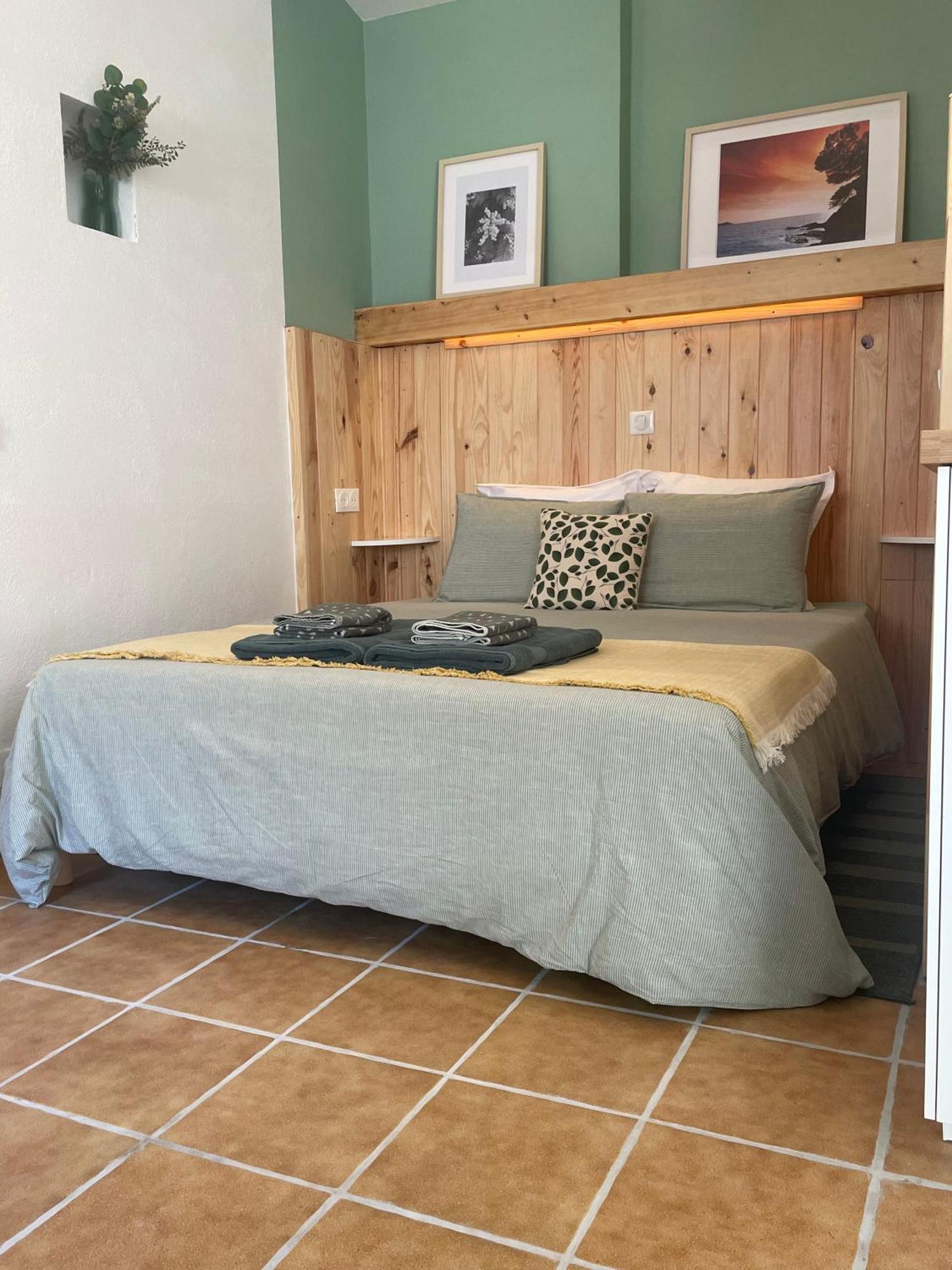 Cosy Studio - Place Du Figuier Bormes-les-Mimosas Extérieur photo