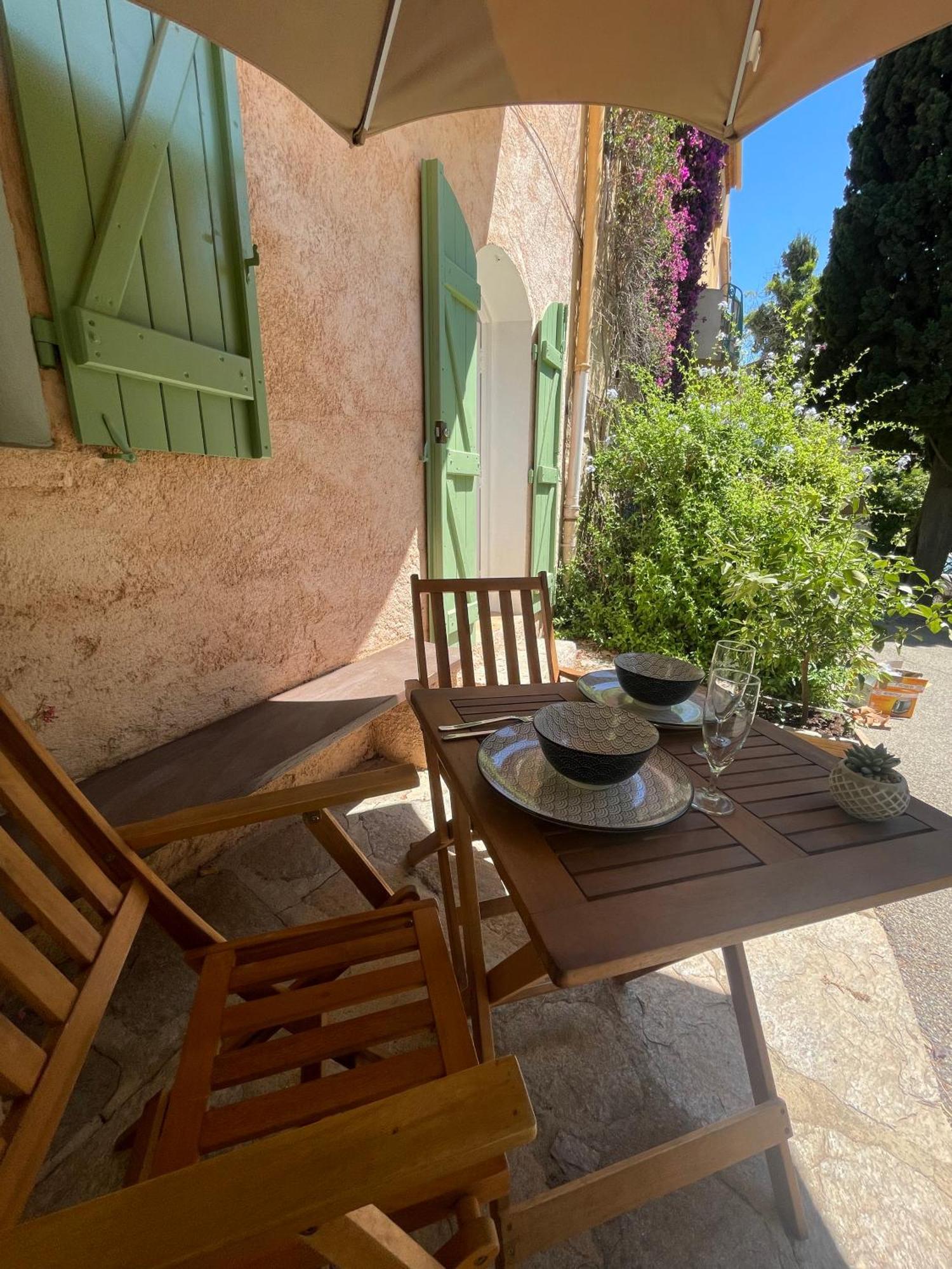 Cosy Studio - Place Du Figuier Bormes-les-Mimosas Extérieur photo