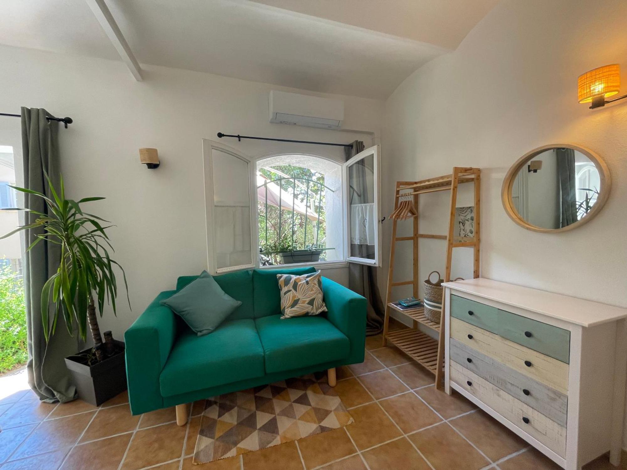 Cosy Studio - Place Du Figuier Bormes-les-Mimosas Extérieur photo
